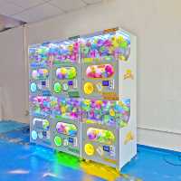 Distributeur de capsules Gacha double couche à prix de gros, 1 pièce = 1 jeu, avec personnalisation de la marque pour centre commercial