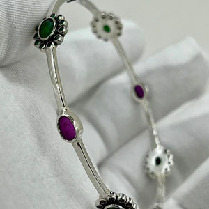 Increíble oferta en calidad estándar antiguo diseño personalizado plata oxidada rubí piedra tachonado niñas uso diario estilo Kada brazaletes - Product Image 1