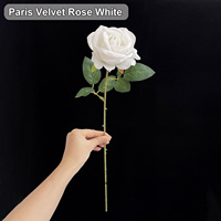 Rose artificielle en velours imitation Paris, tige unique, toucher réaliste, pour bouquet de mariage et décoration intérieure.