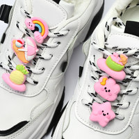 Breloques en dentelle rose mignonnes pour lacets de chaussures, design PVC Kawaii, breloques personnalisées pour lacets de chaussures, vente en gros