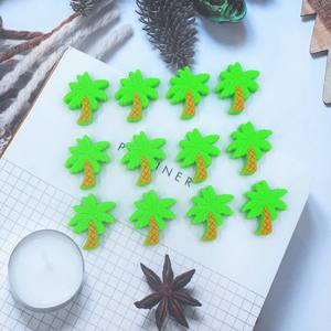 Perles en silicone en forme de palmier pour la fabrication de bijoux, jouets à mâcher pour bébés, colliers DIY, perles d'été tendance et amples - Product Image 1