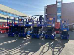 Plataforma Elevadora de Tijera Autopropulsada de Acero de Alta Calidad Marca MP, Plataforma de Trabajo Aérea Hidráulica con Elevación de 4m - Product Image 2