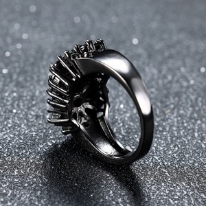 Anello in oro semplice di fascia alta da donna nuovi strass geometrici con <span class=keywords><strong>anelli</strong></span> di moda in lega personalizzati 18K con - Product Image 4