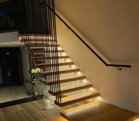 Escalier flottant droit : Design minimaliste, fixations discrètes