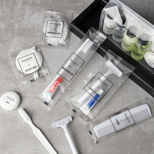 Kit de toilette d'hôtel jetable certifié FDA, mini-kit de voyage portable, ensemble d'articles de toilette d'hôtel de base de haute qualité pour <span class=keywords><strong>le</strong></span> nettoyage - Product Image 4