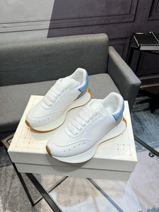 Alexander - Zapatos Deportivos de Moda con Suela Gruesa Ligera, Puntera Protectora Mc, Malla Blanca y Detalle de Cola de Escorpión Azul, Modelo Queen - Product Image 1