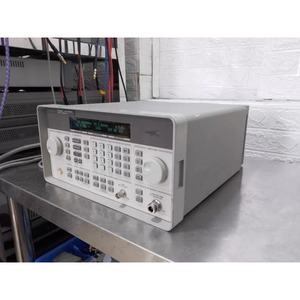 Générateur de signal 8648c 100 kHz - 3,2 GHz avec Opt 1ea, 1e5 - Product Image 2