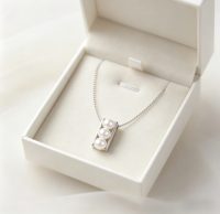 Fabricant de bijoux sur mesure QX Chine, élégant collier pendentif pour femmes, chaînes en argent sterling 925, bijoux en perles d'eau douce