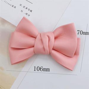 Venta al por mayor de cuero de imitación para mascotas Bowtie <span class=keywords><strong>Collar</strong></span> para perros y gatos con elegante accesorio de pajarita - Product Image 4