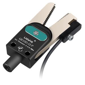 OEM tùy chỉnh nhôm khí nén sprue Gripper picker với cảm biến cánh tay cơ khí nước vòi phun lịch thi đấu GE10D-12-P - Product Image 1