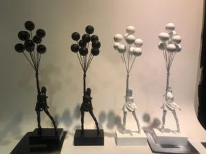 Venta al por Mayor de Nueva Estatua de Banksy, Niña con Globos, Decoración de Resina para el Hogar - Product Image 2
