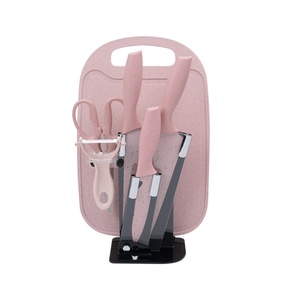 Ensemble de 7 accessoires de cuisine en paille de blé, ensemble de couteaux de cuisine en acier inoxydable avec planche à découper - Product Image 1