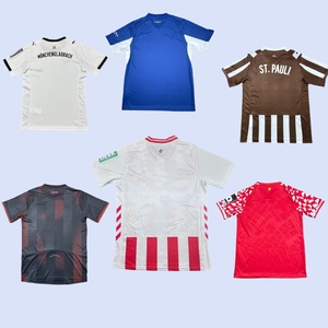 Maglia da Calcio Classica all'Ingrosso con Logo della Squadra Tedesca, Abbigliamento Sportivo Casual, Divisa da Calcio - Product Image 4