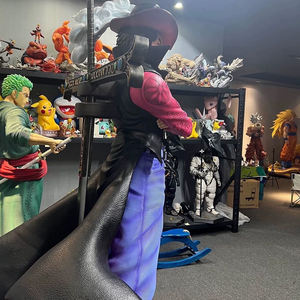 Figura/Estatua de Resina a Escala 1/1 de Hawkeye, Uno de los Siete Señores de la Guerra del Mar, de One Piece, Altura Aproximada de 190 cm - Product Image 4