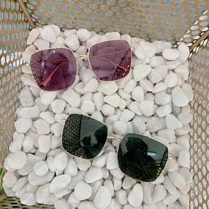 Neue klassische quadratische Frauen Sonnenbrille weibliche Vintage Luxus Kunststoff Marke Designer Sonnenbrille UV400 Mode