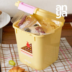 حاوية تخزين الأرز ANYA الملونة بأسلوب كلاسيكي سعة <span class=keywords><strong>2</strong></span> كجم مصنوعة من البولي بروبيلين والسيليكون مقاومة للماء مع غطاء متين خالية من مادة BPA محكمة الإغلاق وآمنة للطعام للاستخدام المنزلي - Product Image 4