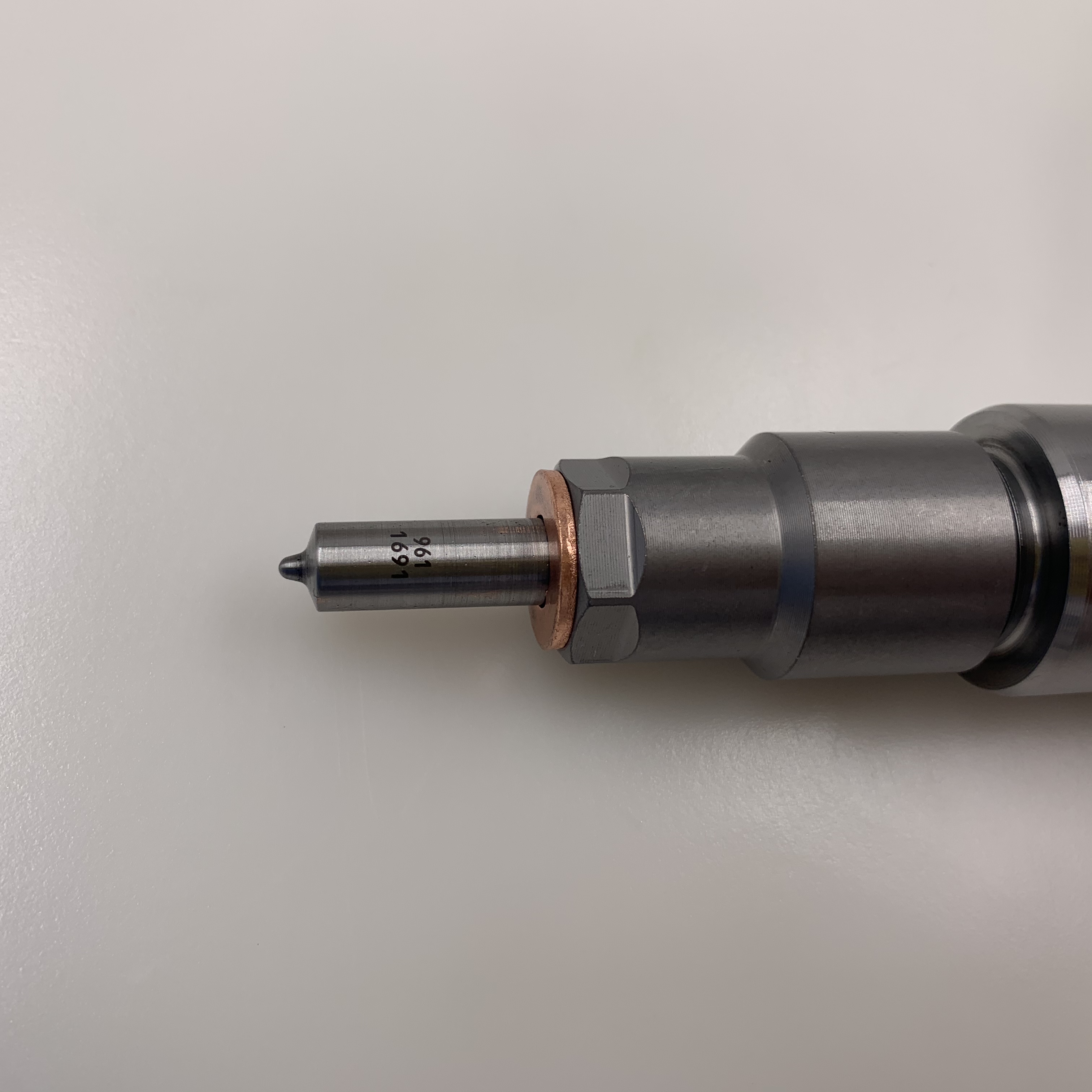 factory supply good price common rail assembly diesel fuel injector 0445120120 with nozzle DLLA118P1691 for Cummins