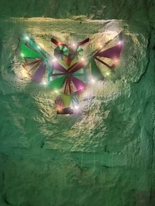 Lámpara de Pared Metálica con Diseño de Abeja, Moderna, con Energía Solar, LED de Colores, para Jardín, Patio, Valla, Decoración Exterior - Product Image 2
