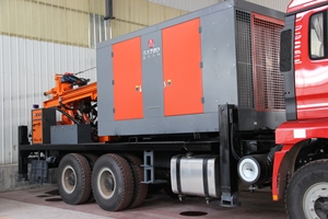 Giàn Khoan Giếng Nước Gắn Trên Xe Tải HOWO Độ Sâu 6*4 300M Có Bơm Để Bán - Product Image 3