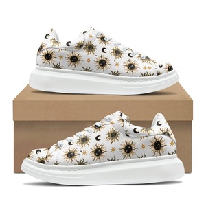 Scarpe Casual MQ con Design Luna e Stelle, Sneakers Personalizzate per Corsa e Skateboard, Dropshipping - Product Image 1