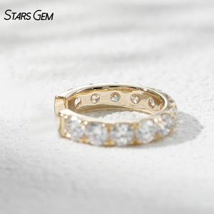 Pendientes de Clip de Oreja con Diamantes de Oro Sólido de 10K de Starsgem Fine Jewelry, Pendientes de Oreja Unisex con Diamantes Cultivados en Laboratorio - Product Image 3