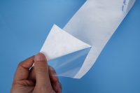 Bobines de stérilisation Tyvek pour instruments dentaires, conformes aux normes EN868 et ISO11607, résistantes à l'autoclave, disponibles en OEM pour usines.