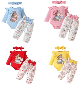 Conjunto de ropa para niña: mono de manga larga con estampado de oso, pantalones con estampado de corazones y diadema con lazo, ropa infantil para primavera y otoño - Product Image 2