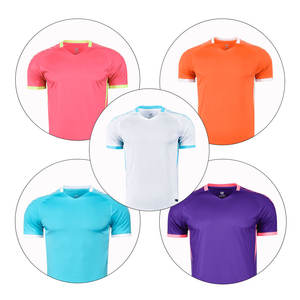 เสื้อฟุตบอลแขนสั้นสำหรับผู้เล่นฟุตบอลเสื้อระบบการฝึกเล่นฟุตบอลหลากสีพิมพ์ซับลิเมชันดีไซน์ดั้งเดิม - Product Image 3