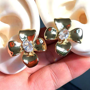 Aretes de Moda CH-LHE1349 con Circonitas Rosadas y Baño de Oro, Aretes de Águila con Baño de Oro, Aretes de Águila con Circonitas al por Mayor - Product Image 3