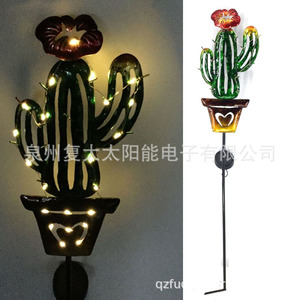 Lampe solaire décorative d'extérieur en forme de cactus avec fleur, résistante à l'eau, fabriquée à Quanzhou - Product Image 1