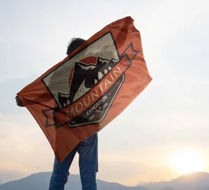 Banderas estándar personalizadas perfectas para equipos deportivos de marca comercial y espíritu 2*3 pies 3*5 pies 4*6 pies - Product Image 1