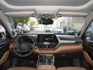 Nuova Toyota Highlander 2026 2.5L Ibrida Intelligente con Doppio Motore Elettrico, Trazione Anteriore, Edizione Elite, SUV Ibrido a 7 Posti - Product Image 4