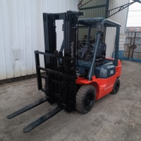 Chariot élévateur Toyota d'occasion 3/3,5 tonnes fabriqué au Japon, pas cher à vendre, très demandé, testé et inspecté