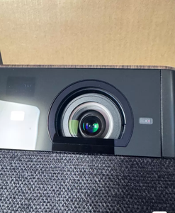 Proyector Láser 3LCD Full HD EF-52, 1000 Lúmenes, Android TV Integrado, Proyector Compacto para Cine en Casa Inteligente - Product Image 4