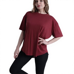 เสื้อกล้ามผู้หญิง Ever Glow รุ่น Best Design แขนสั้น สวมใส่สบาย ไซส์ใหญ่ ผลิตจากโพลีเอสเตอร์/คอตตอน ระบายอากาศได้ดี เป็นมิตรต่อสิ่งแวดล้อม ลายมัดย้อม - Product Image 1