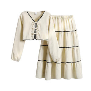 Ensemble de vêtements pour filles style automne, <span class=keywords><strong>haut</strong></span> à manches longues avec nœud devant et jupe à ourlet en dentelle, nouveau produit transfrontalier pour la <span class=keywords><strong>collection</strong></span> Amazon - Product Image 5