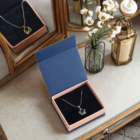Boîte à collier artisanale |   Petite boîte cadeau magnétique |   Assistance de qualité
