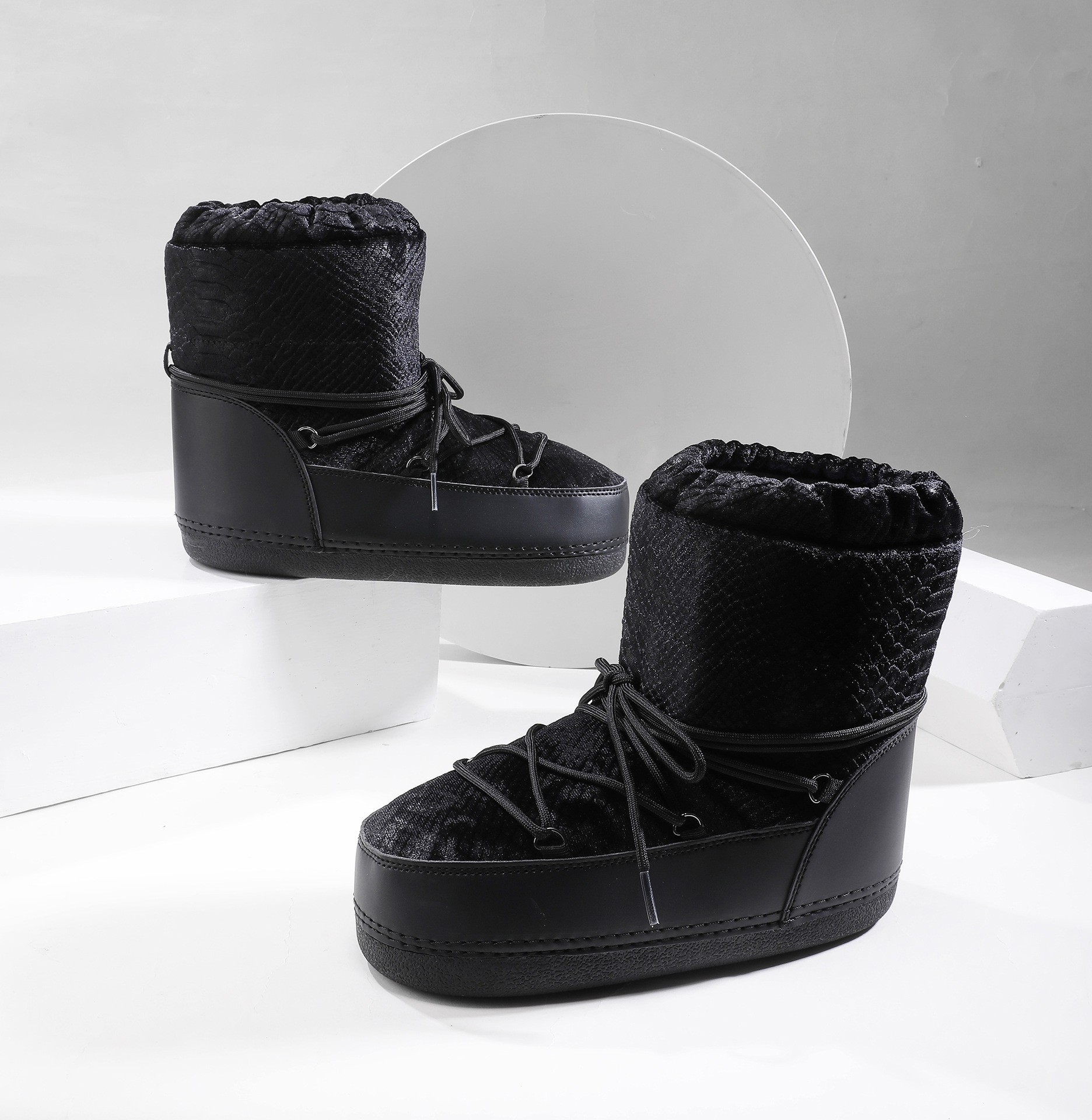 S-04 cloth crocodile black