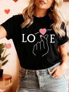 T-shirt con stampa Love Heart da donna, manica corta, girocollo, regalo di moda per San Valentino, stile dolce ed elegante - Product Image 3