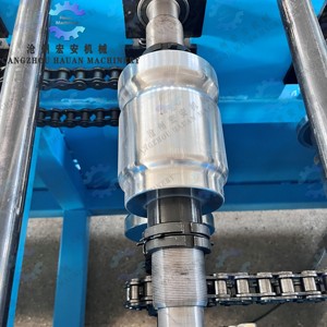 Machine de fraisage en acier inoxydable HAUAN avec moteur PLC pour la production de fenêtres et de portes - Product Image 4