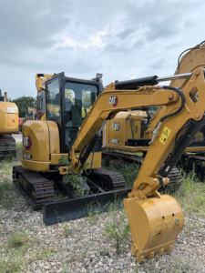 รถขุดตีนตะขาบ CAT 303.5E มือสองใช้งานน้อย แบบ Zero-Swing สำหรับงานก่อสร้างในพื้นที่แคบในเมือง - Product Image 1
