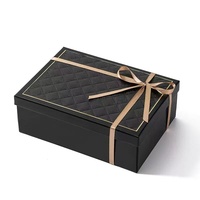 Boîte cadeau rigide en deux parties avec logo personnalisé, boîte d'emballage cadeau noire gaufrée avec ruban pour cadeau d'anniversaire