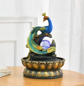 <span class=keywords><strong>Fontaine</strong></span> d'eau de table Paon avec globe <span class=keywords><strong>en</strong></span> <span class=keywords><strong>verre</strong></span> LED à changement de couleur, <span class=keywords><strong>fontaine</strong></span> décorative relaxante <span class=keywords><strong>en</strong></span> résine <span class=keywords><strong>pour</strong></span> la maison et le bureau - Product Image 1