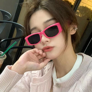 Gafas de Sol Vintage Estrechas de Moda UNOC, Novedades en Gafas de Sol <span class=keywords><strong>2022</strong></span>, Montura de Gafas Modernas con Patillas Anchas Estilo INS, Gafas de Sol Retro <span class=keywords><strong>para</strong></span> <span class=keywords><strong>Mujer</strong></span> - Product Image 4