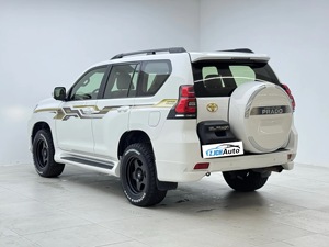 La Toyota <span class=keywords><strong>Prado</strong></span> <span class=keywords><strong>2019</strong></span>, un SUV d'occasion de taille moyenne à grande, populaire dans le monde entier, avec un moteur V6, offre un espace spacieux - Product Image 5