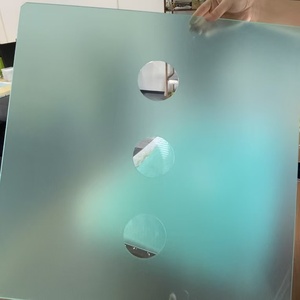 แผ่นนำแสง PMMA บางเฉียบ ขนาด/รูปทรง/ตำแหน่งรูแบบกำหนดเอง สำหรับไฟ LED สำนักงานแบบแขวน คุณภาพสูง ความสม่ำเสมอสูง กวางตุ้ง - Product Image 2