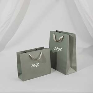 Bolsa de Compras de Papel Kraft de Lujo Impresa Personalizada, Reciclada, con Asa Impresa Offset Incluida - Product Image 1