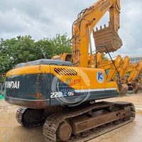 Excavatrice Hyundai 220LC-9 d'occasion, en excellent état, de type chenillé, livraison rapide, vente flash, en stock
