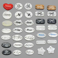 Logotipo Personalizado Color Forma Tamaño Teñido Colorido 1 Agujero 2 Agujeros 12mm 15mm 18mm 20mm Camisa Accesorio Poliéster Resina Botones