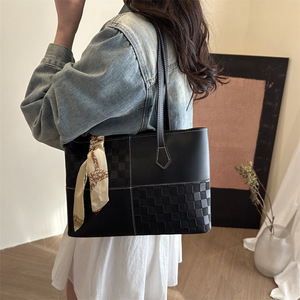 Bolso de Hombro Texturizado Premium con Cinta, Bolso Tote con Patrón a Cuadros de Moda, Bolso Popular de Cuero PU para Mujer - Product Image 3